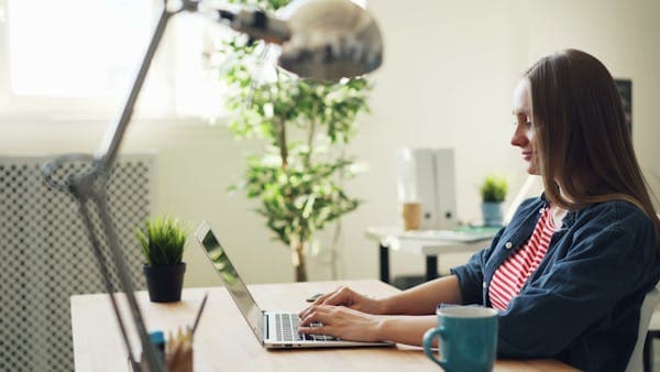 Person using the guided resume builder